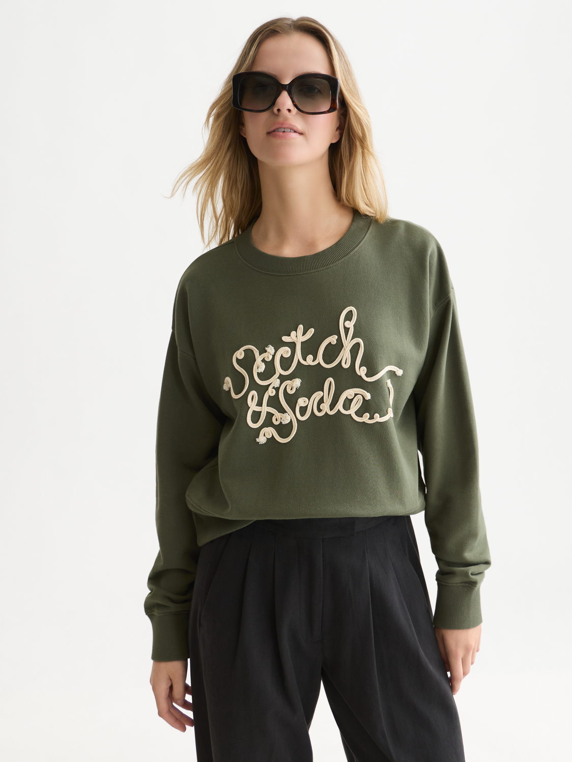 Sweat-shirt ample brodé de rubans