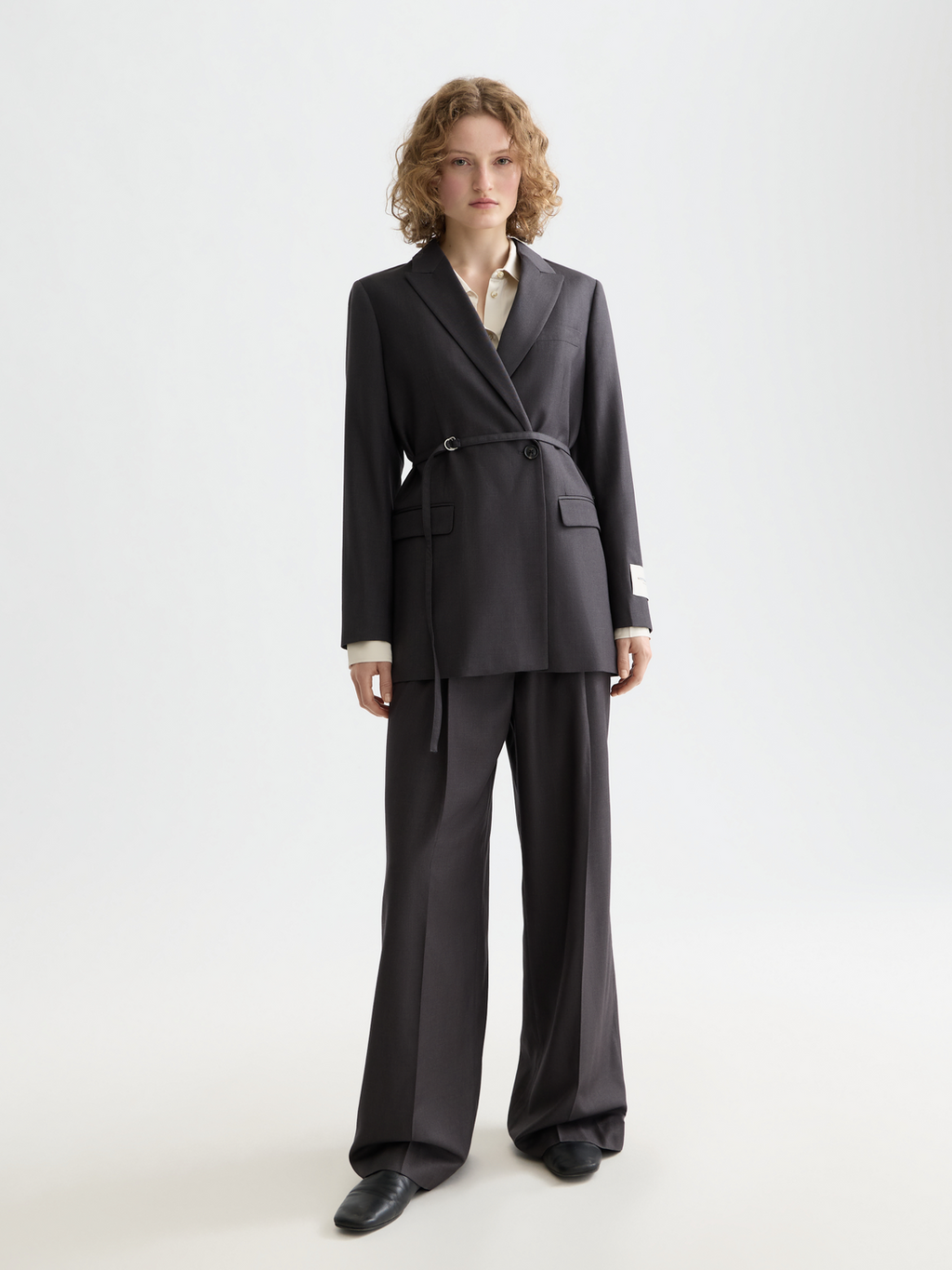 Blazer coupe droite en laine tropicale avec ceinture Core Db