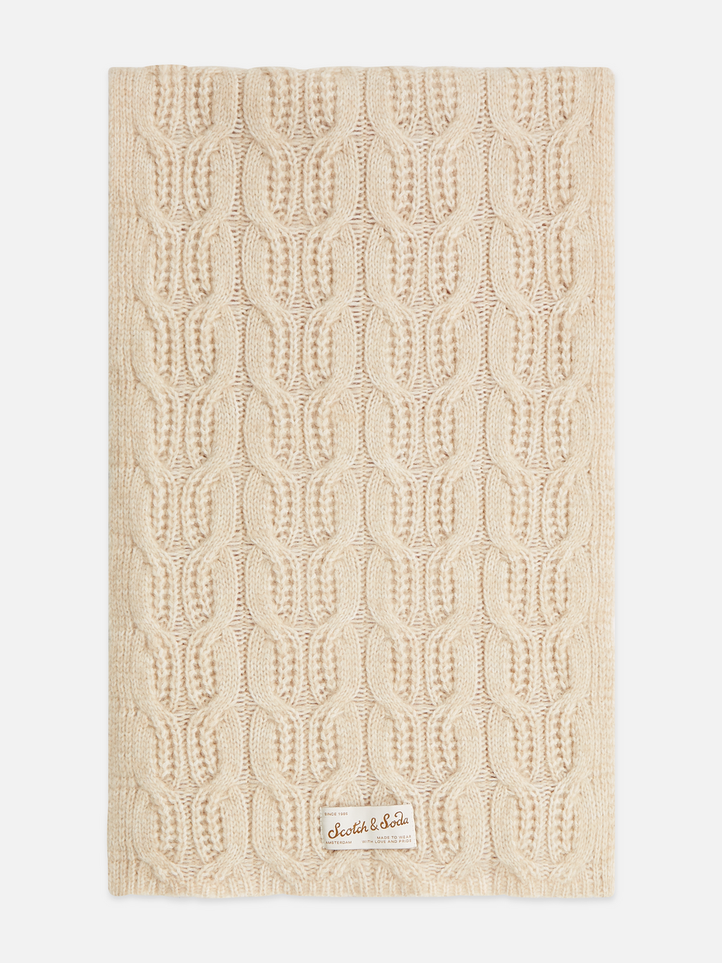 Écharpe en tricot torsadé
