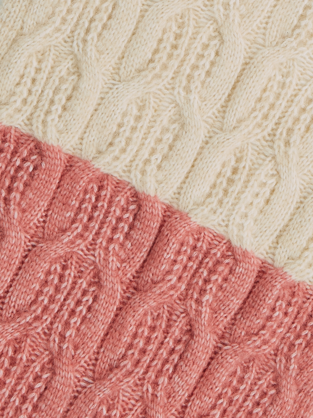 Écharpe en tricot torsadé