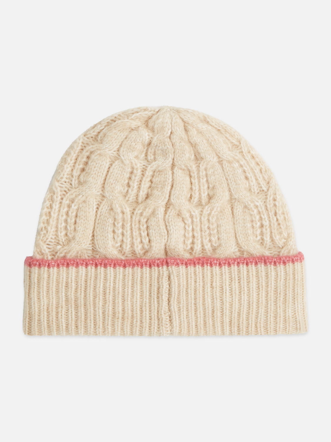 Bonnet tricoté à torsades