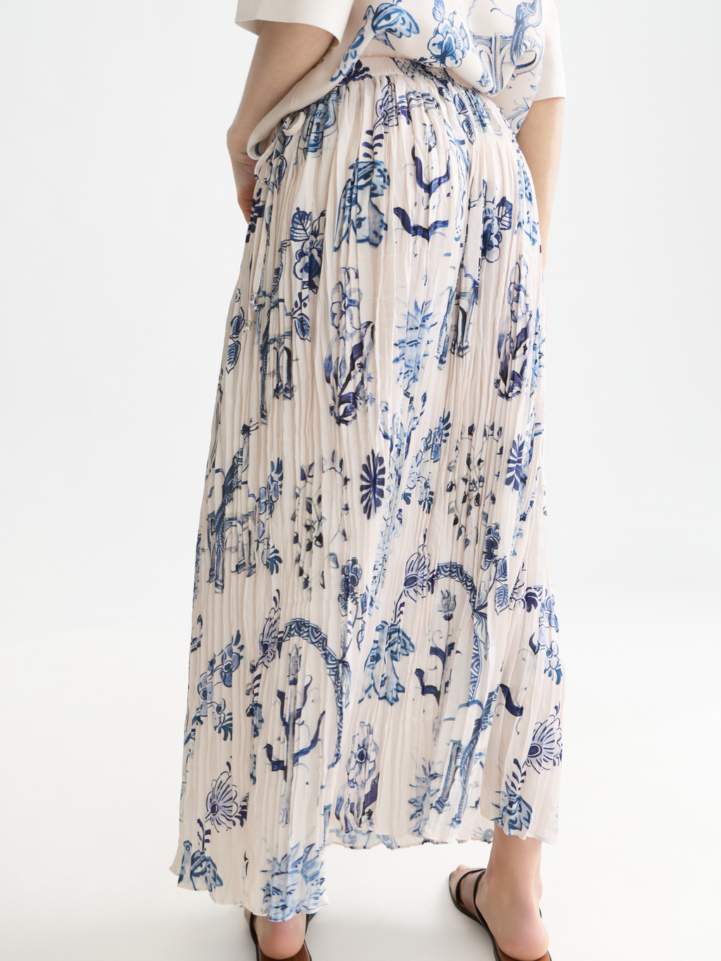 Scotch & Soda x Royal Delft Printed Micro Pleat Ankle Length Skirt