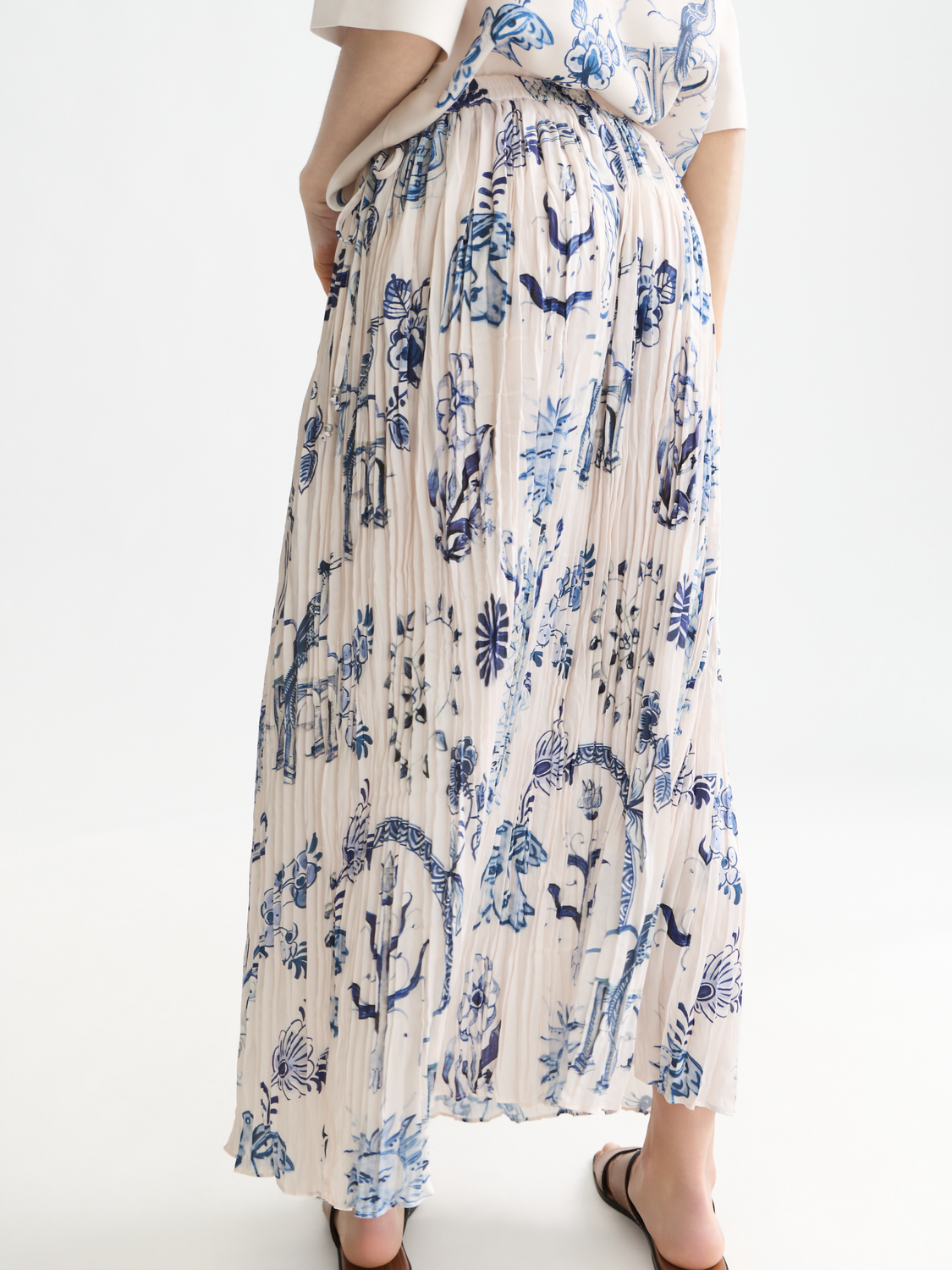 Scotch & Soda x Royal Delft Printed Micro Pleat Ankle Length Skirt