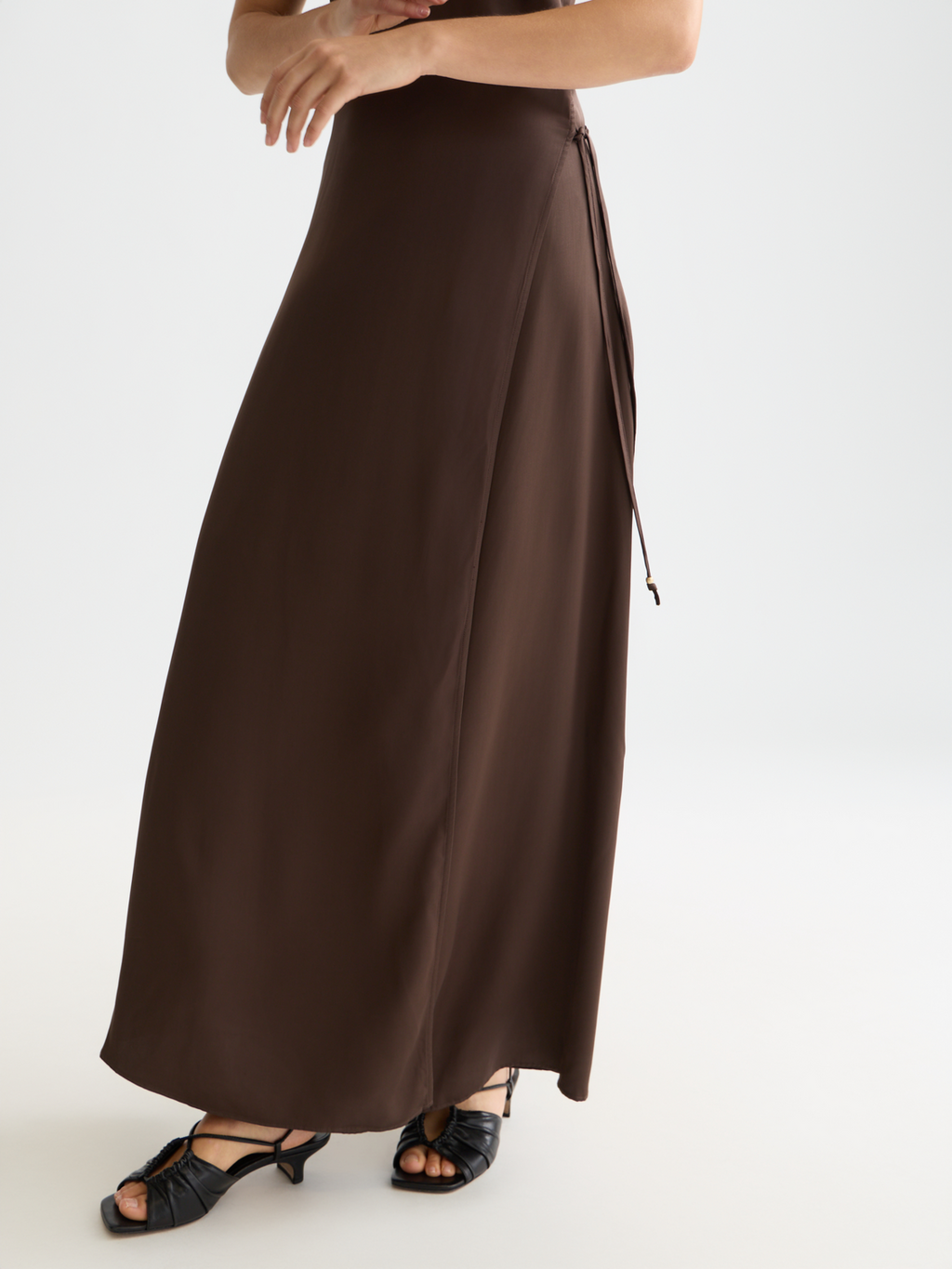 Maxi-Wickelkleid aus Viskose mit Spaghettiträgern