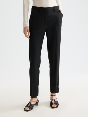 Essentials —  Lowry Pant