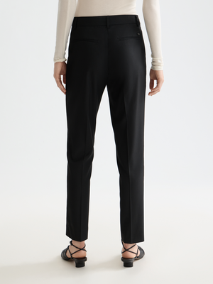 Essentials —  Lowry Pant