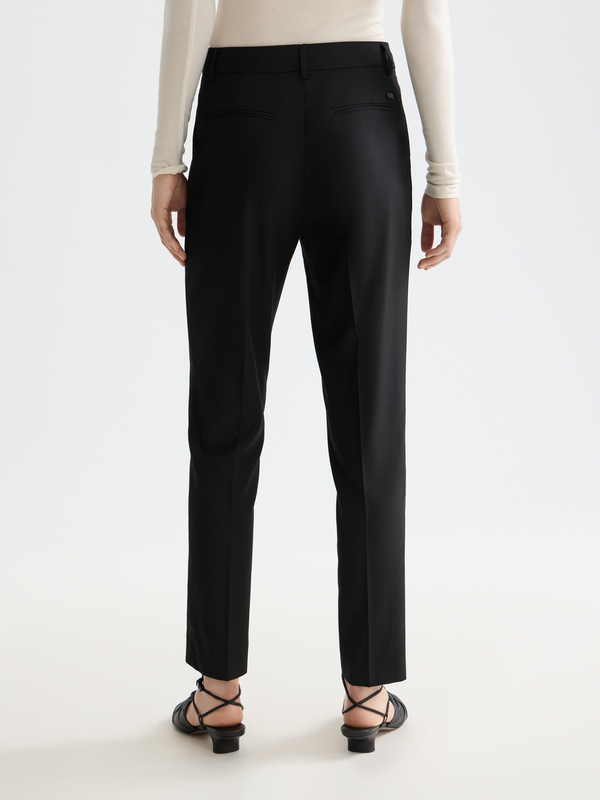 Essentials —  Lowry Pant