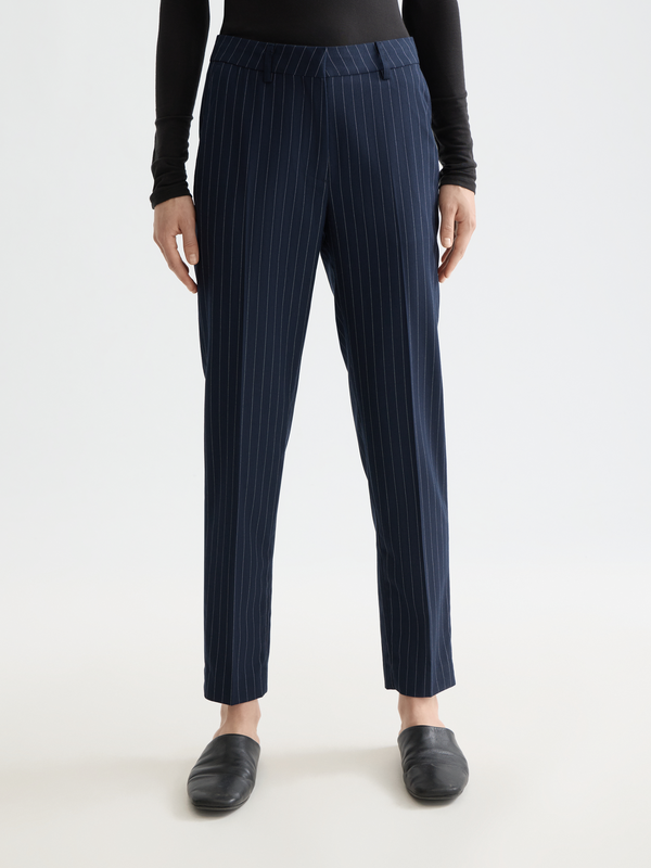 Essentials —  Lowry Pant