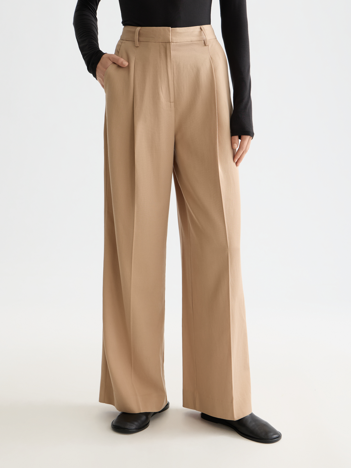 Essentials — Rose Chino Pant