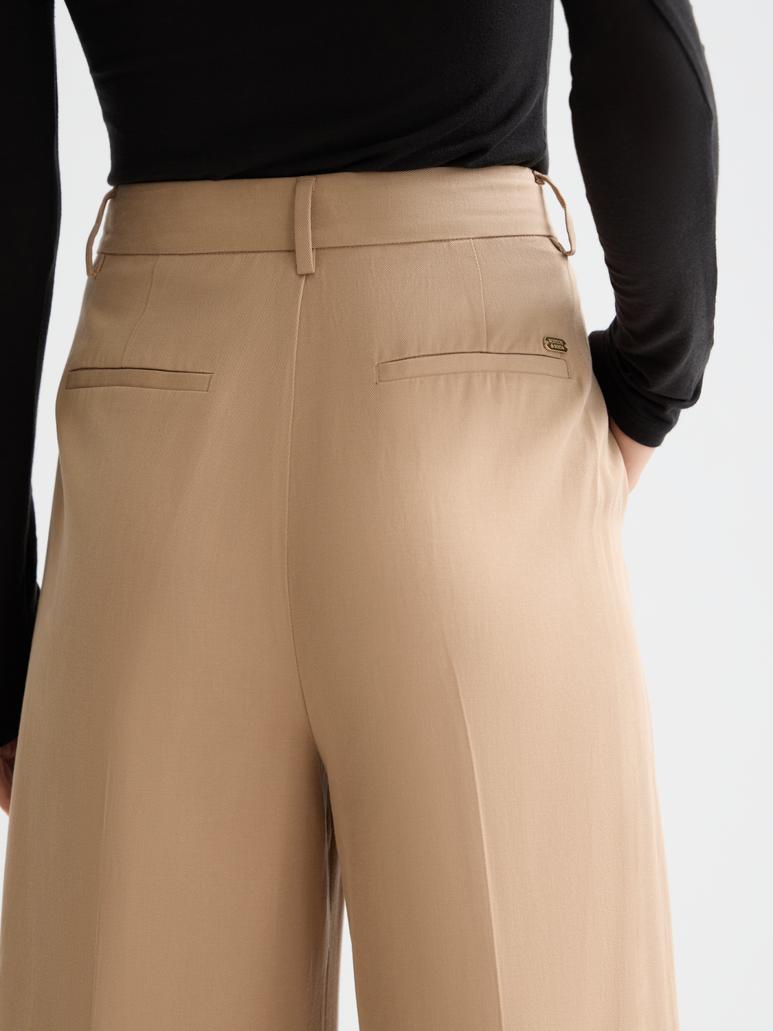 Essentials — Rose Chino Pant