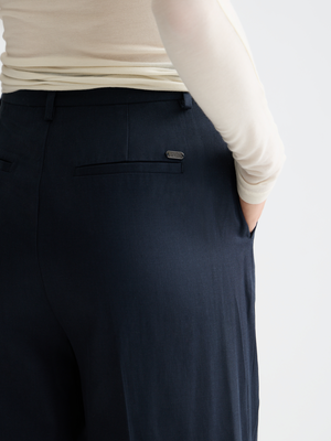 Essentials — Rose Chino Pant