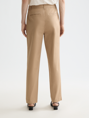 Essentials —  Abott Chino Pant