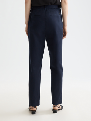 Essentials —  Abott Chino Pant