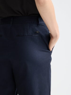 Essentials —  Abott Chino Pant