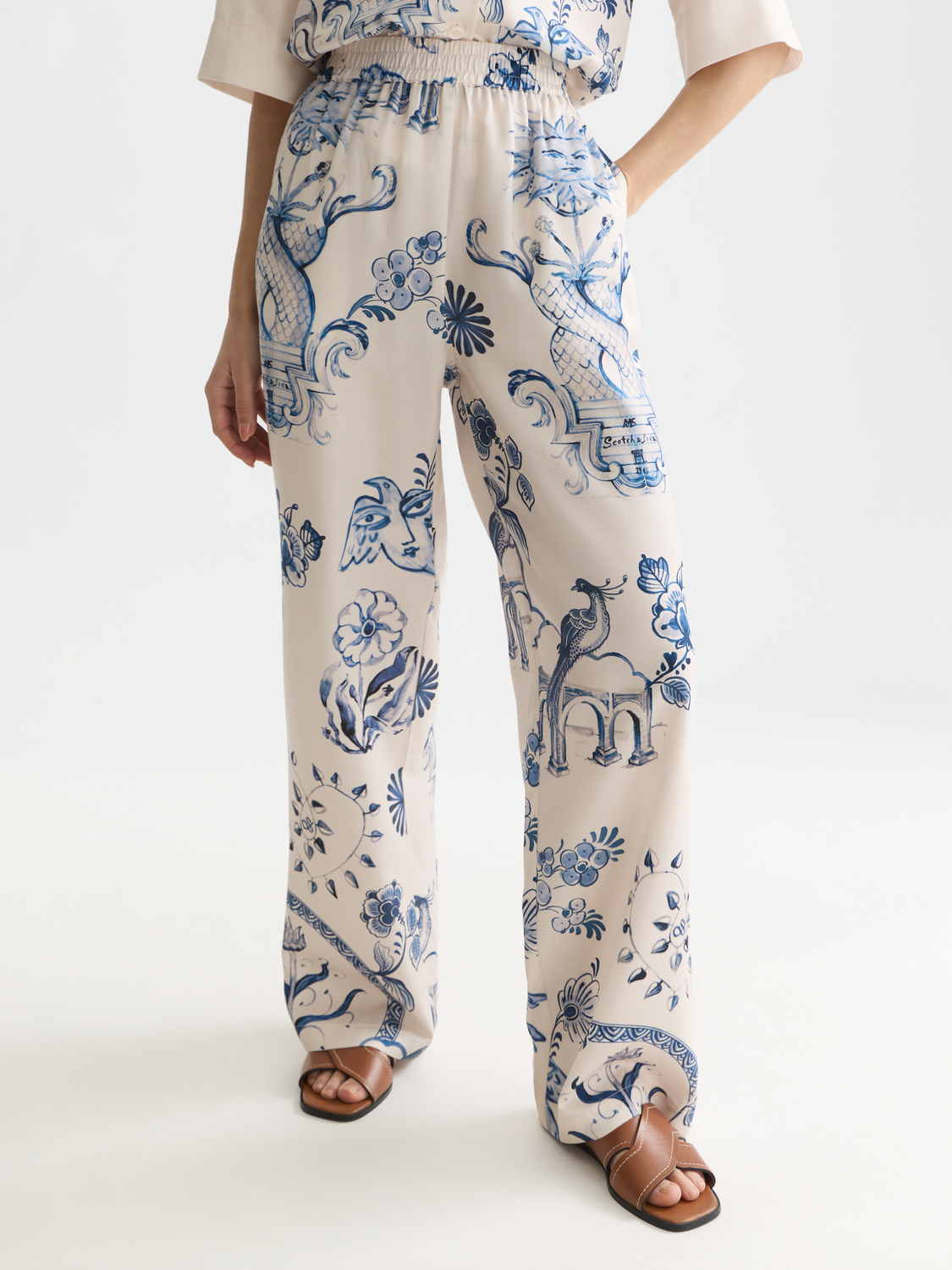 Scotch & Soda x Royal Delft Gia Mid-Rise Wide-Leg Printed Pants