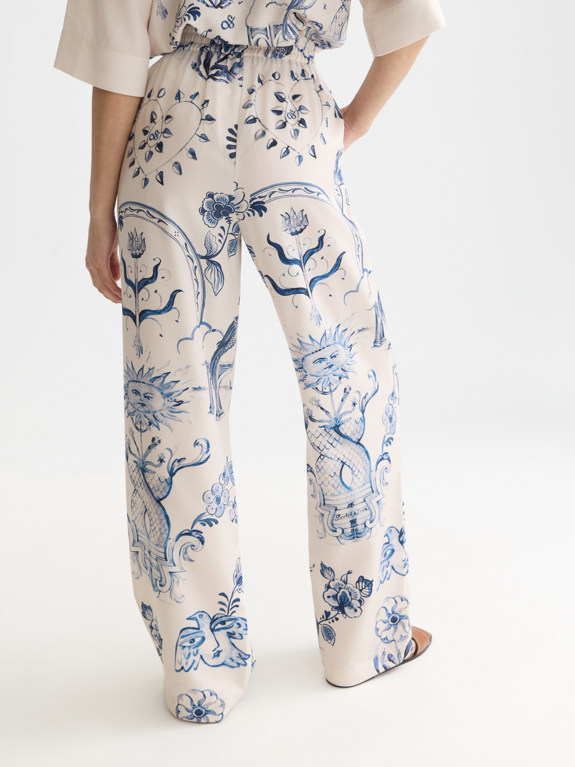 Scotch & Soda x Royal Delft Gia Mid-Rise Wide-Leg Printed Pants