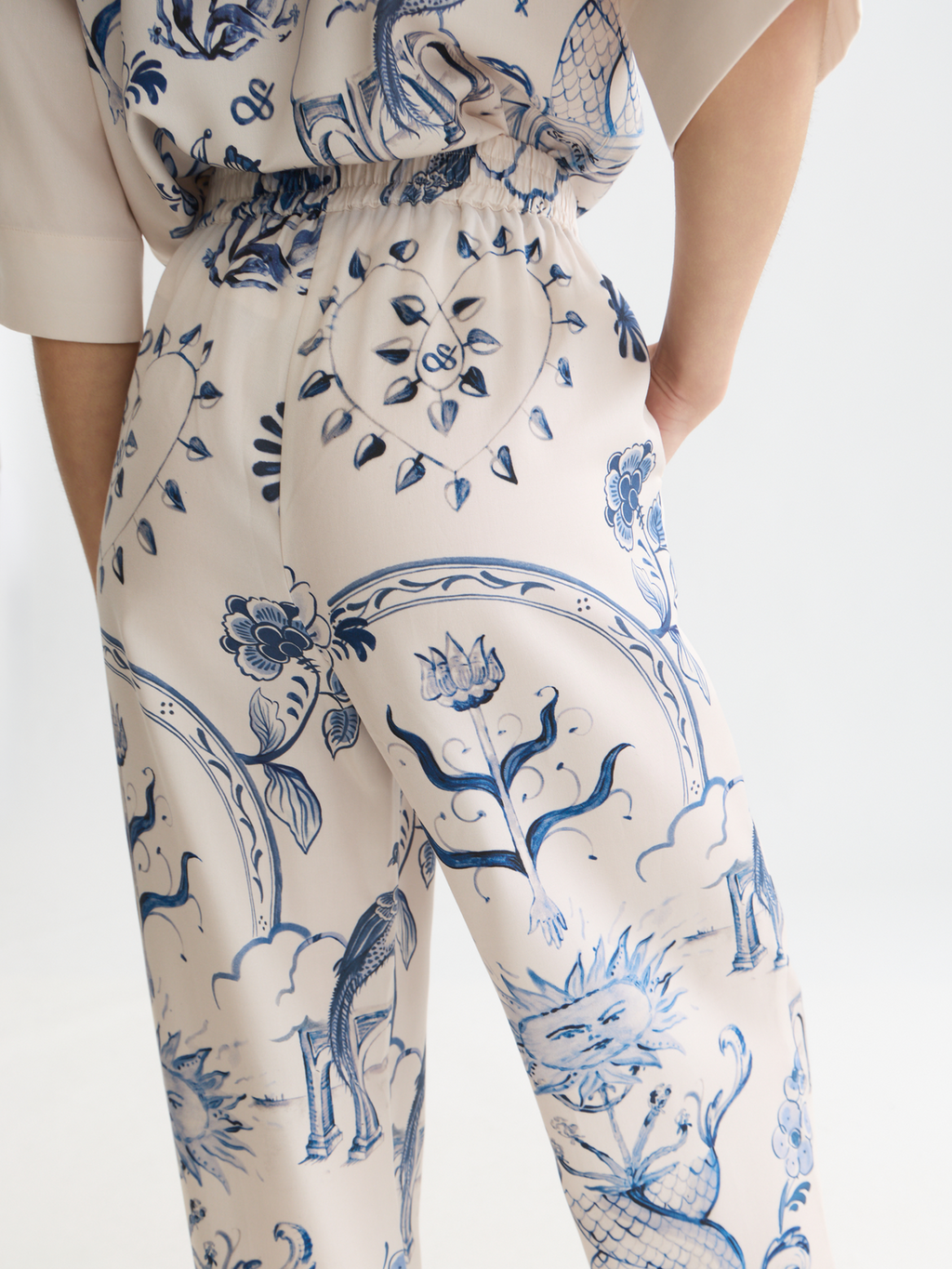 Scotch & Soda x Royal Delft Gia Mid-Rise Wide-Leg Printed Pants