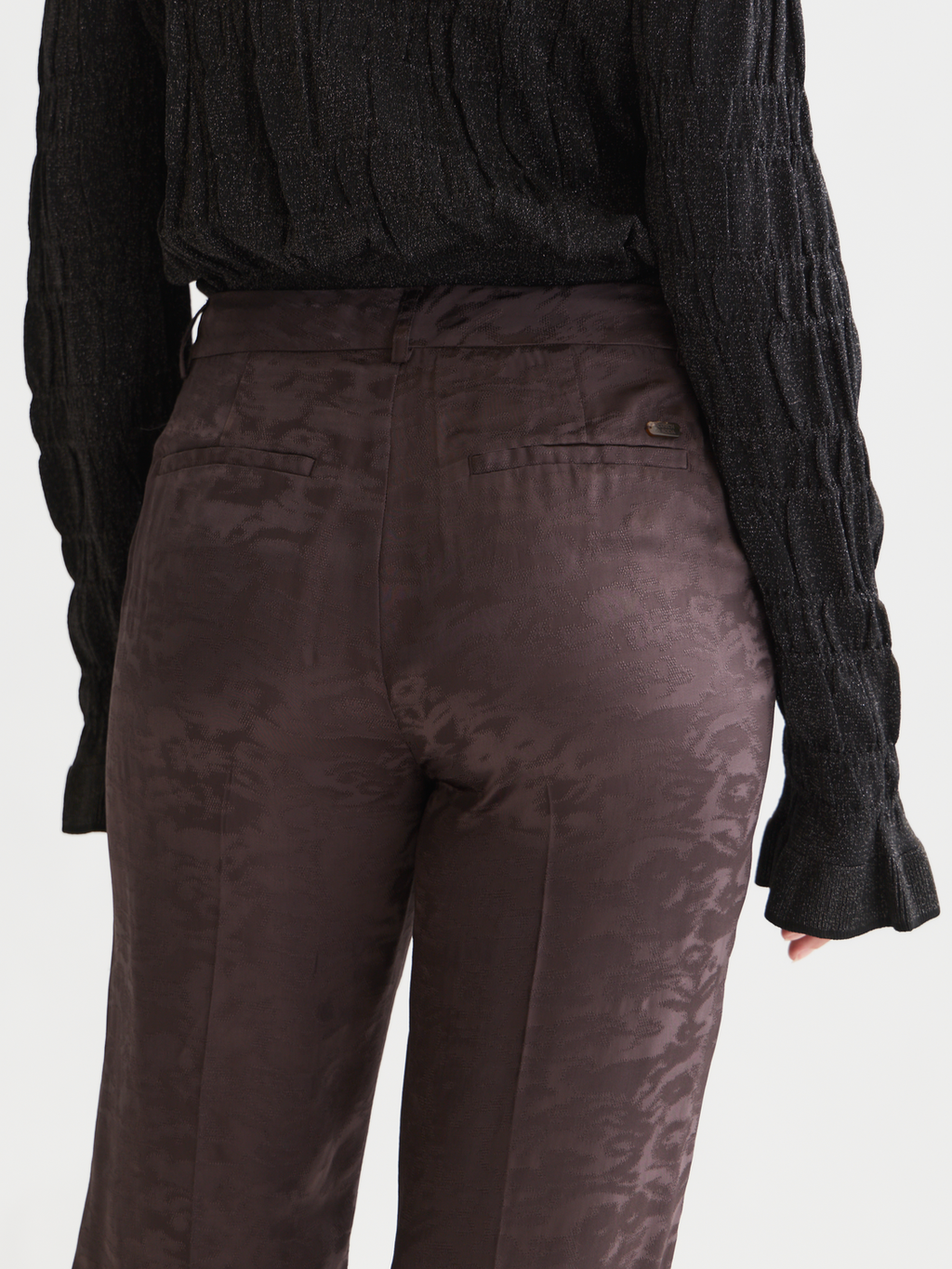 Isa Slim Leg Jacquard Pant