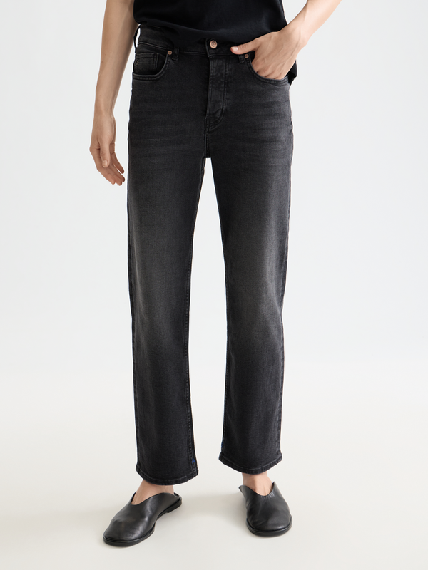 Essentials —  The Sky Straight Jeans -Black Night